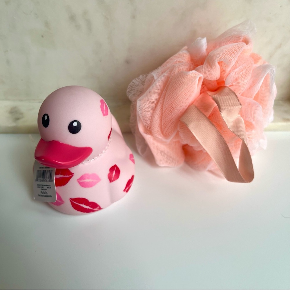 💜 Bath Bundle, Rubber Duck & Loofah NWT